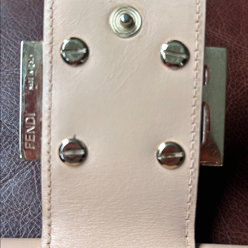 Fendi FF Logo light peach Leather Wallet with Gold Logo - Picture 5 of 11
